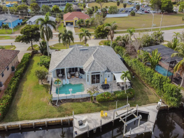 Marco Island Beautiful 3 Bedroom Home with Pool & Canal View